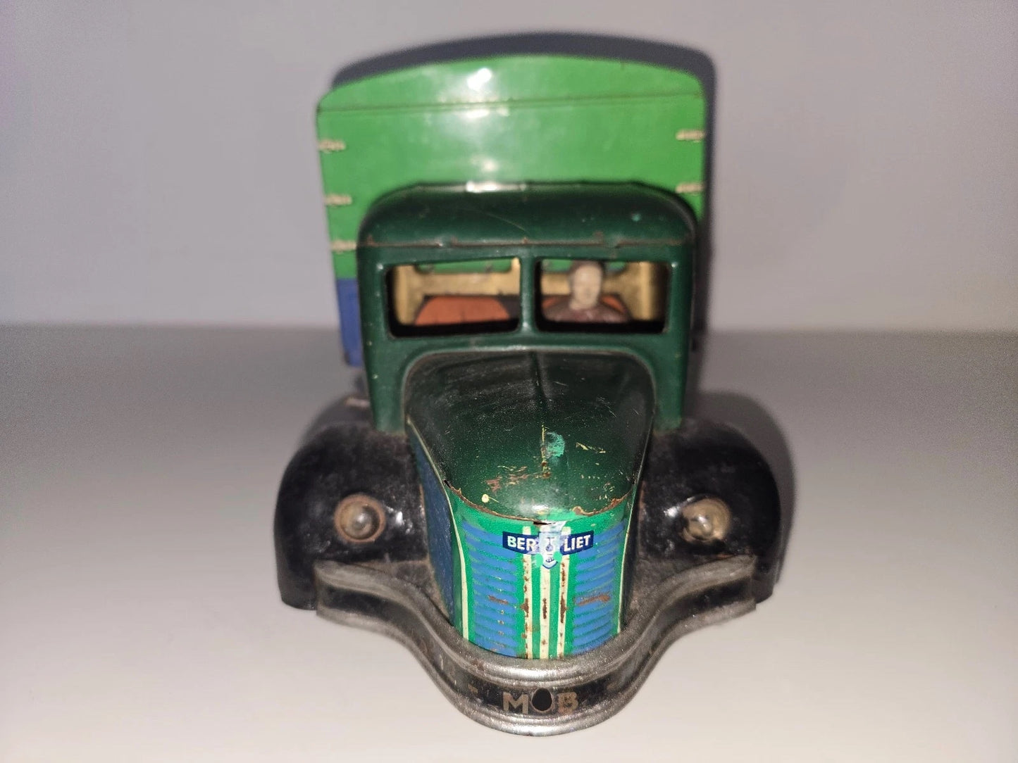 Camion MONTBLANC Berliet Alimentation
