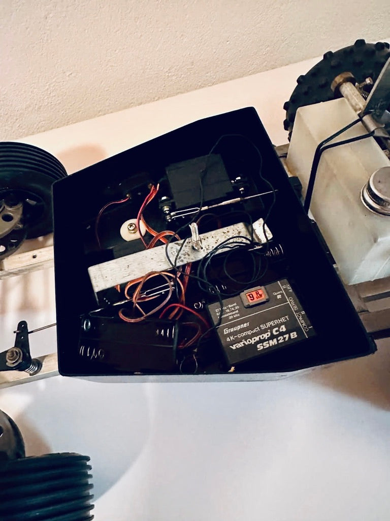 Graupner Fairlady 240 Z - Radio C4 d'Origine