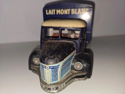 Camion MONTBLANC Berliet Laitier