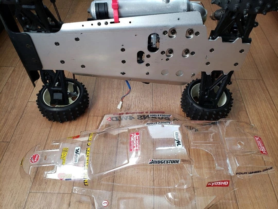Kyosho Turbo Burns 1/8 Buggy Moteur OS MAX 21 RF