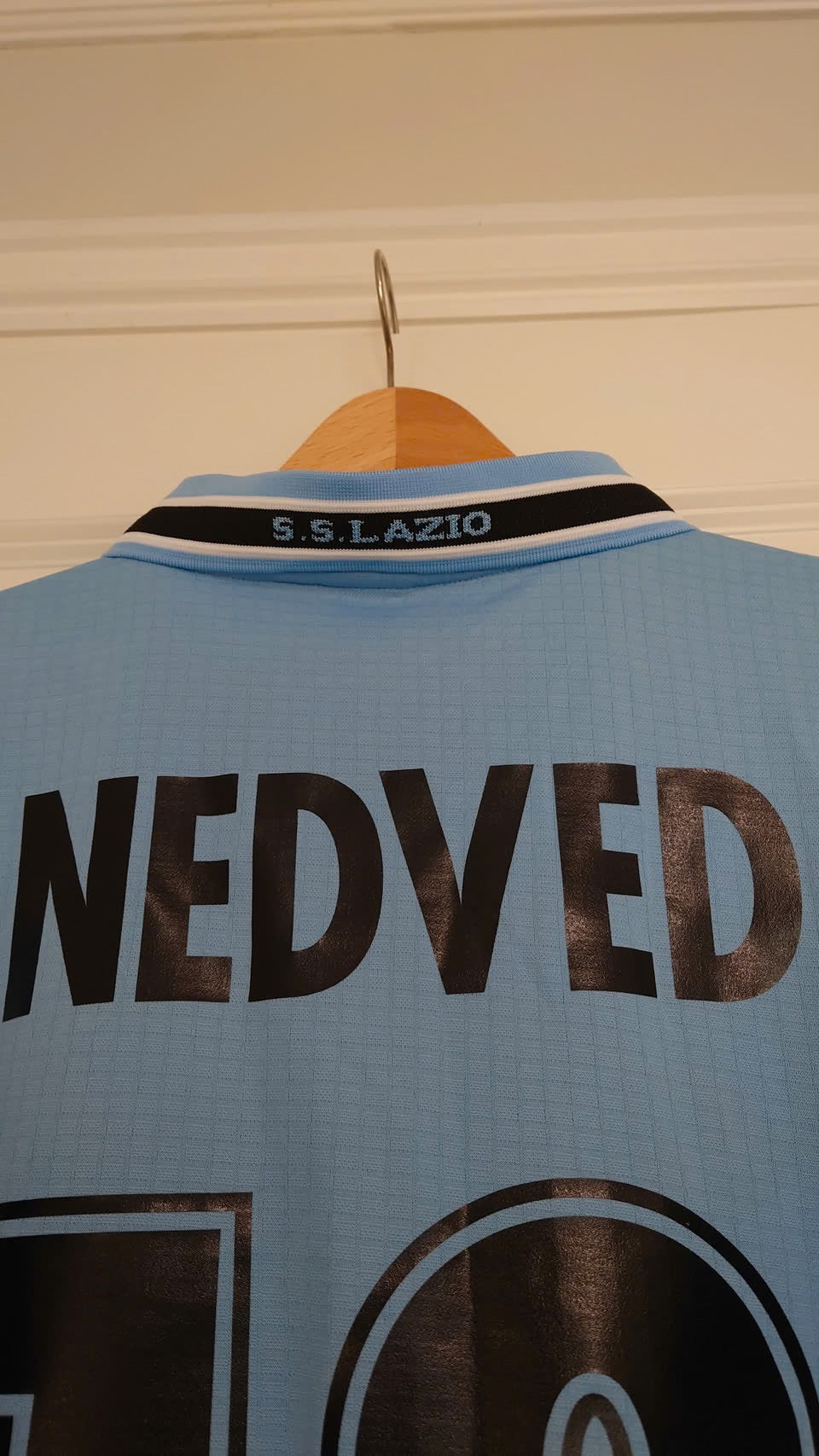 Maillot rétro SS Lazio signé Pavel Nedved – Certifié