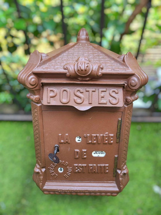 Boîte aux Lettres Ancienne en Fonte Modèle Delachanal 1918