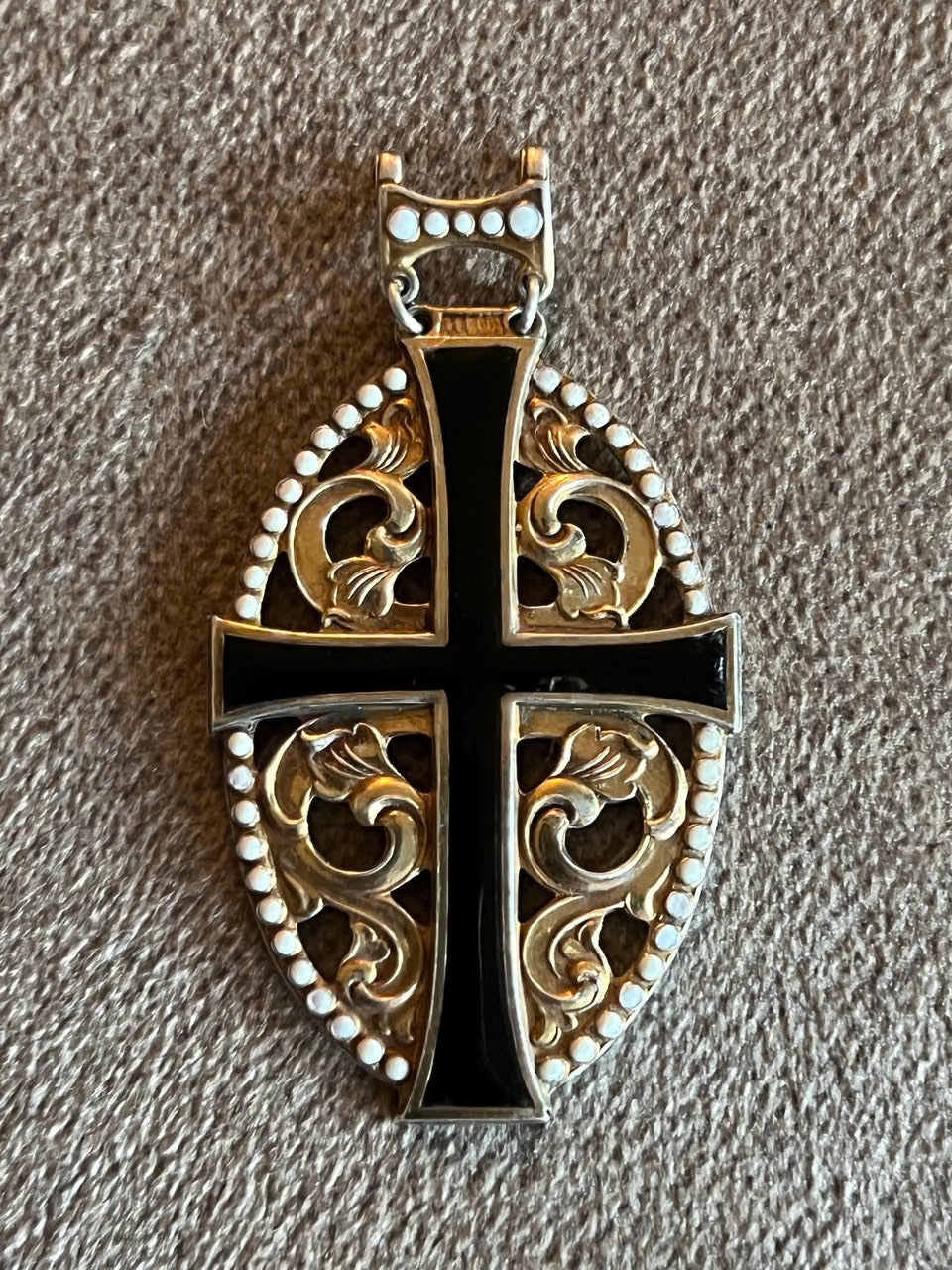 Pendentif Croix Ancien Argent 830 Plaqué Or Émail Noir Ajouré