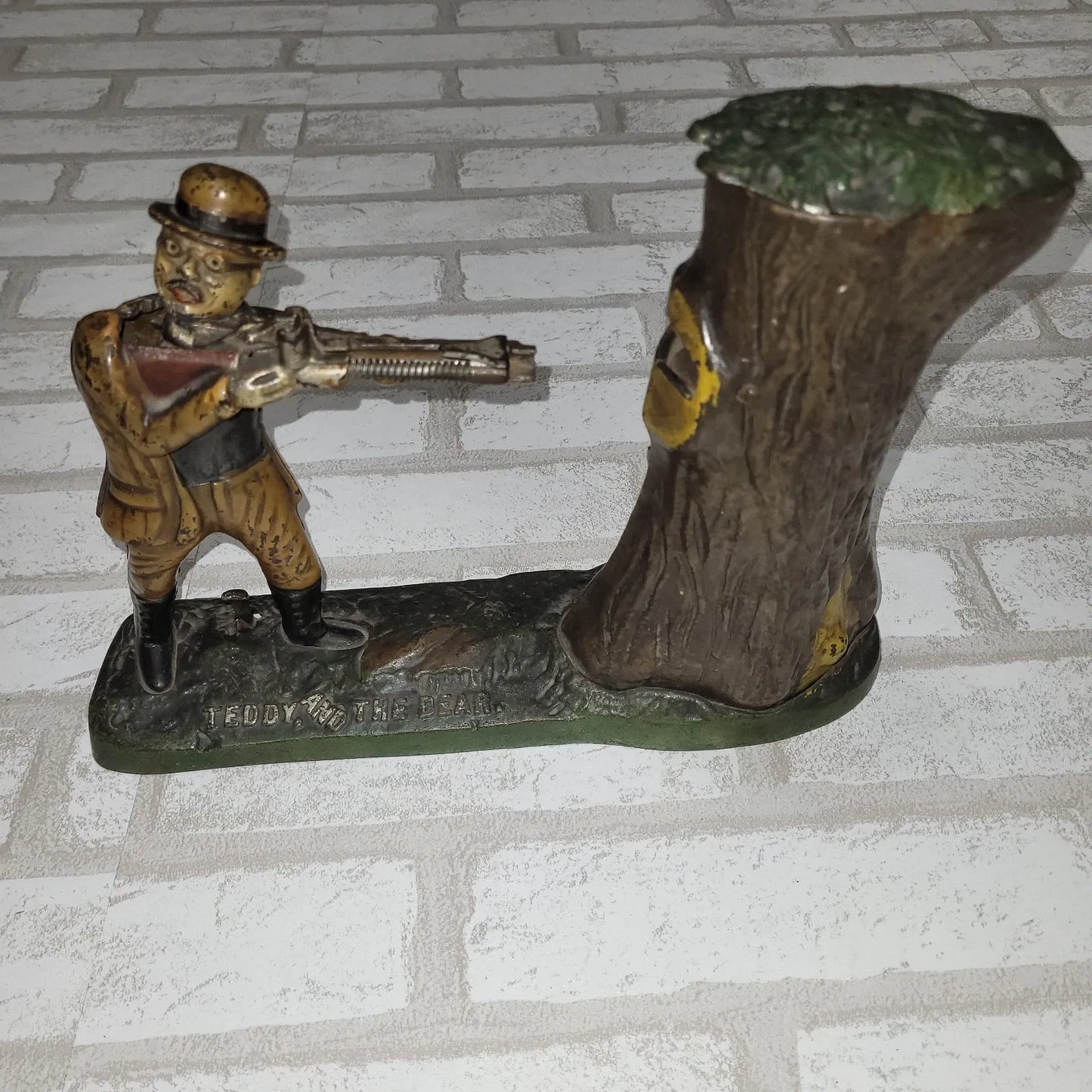Banque Mécanique JE Stevens "Teddy and the Bear" Fonte c.1907