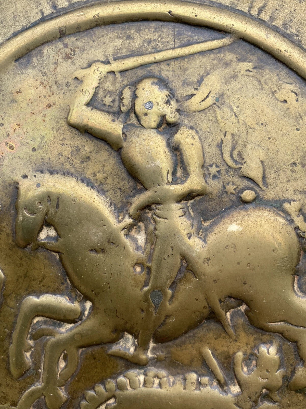 Plat de Quête en Laiton – Saint Georges et le Dragon – Antiquité