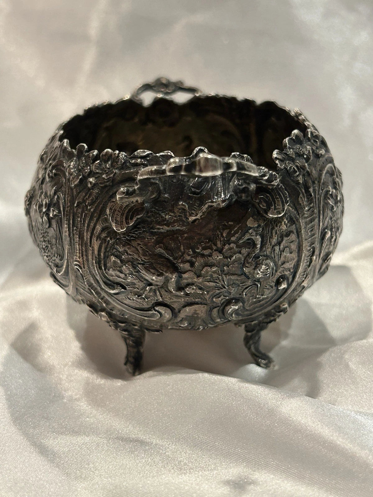 Sucrier Victorien Argent Massif Repoussé Chérubins