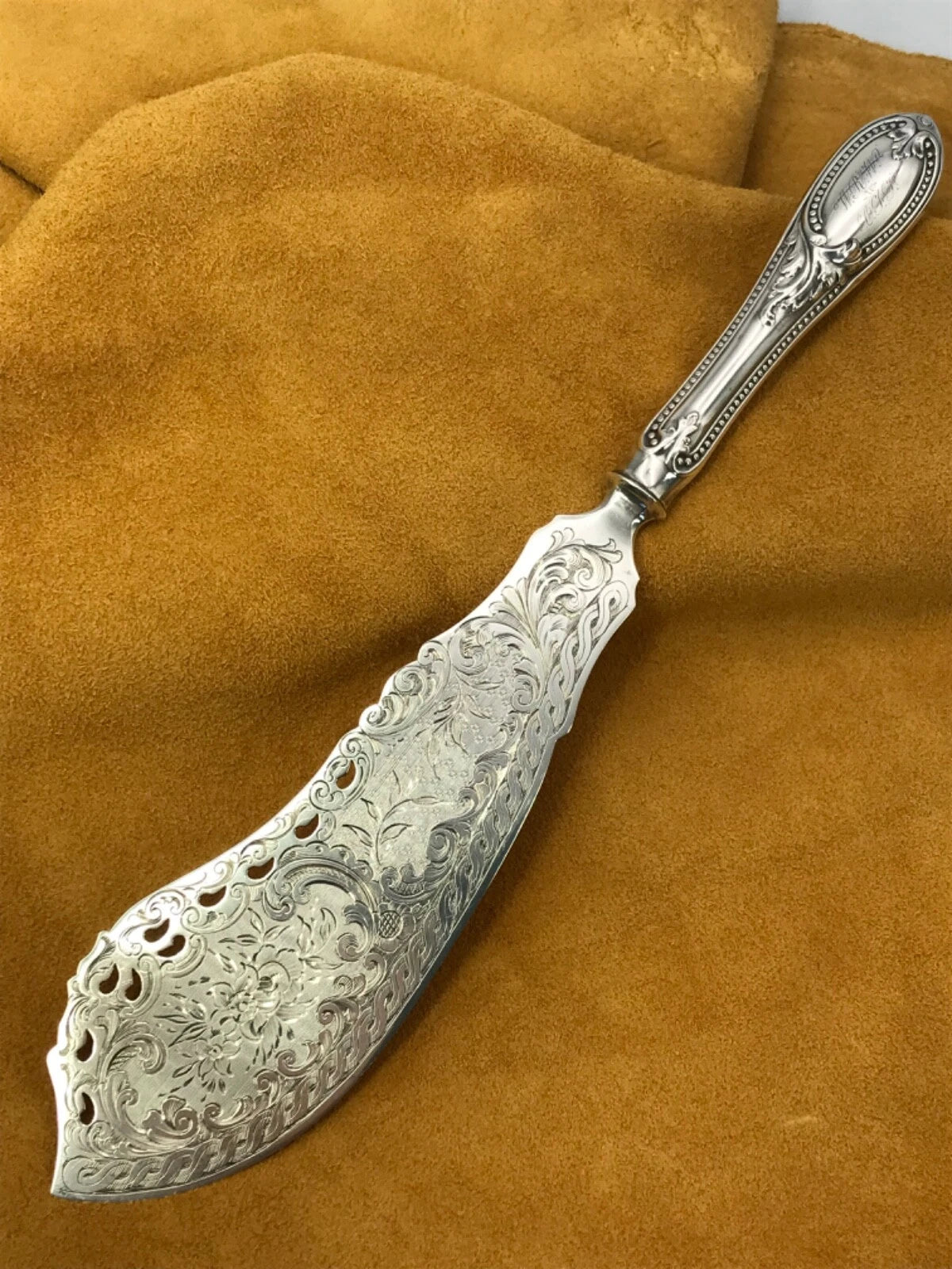 Couteau Serveur à Poisson Argent Massif Style Louis XV