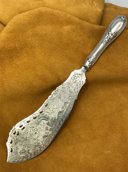 Couteau Serveur à Poisson Argent Massif Style Louis XV