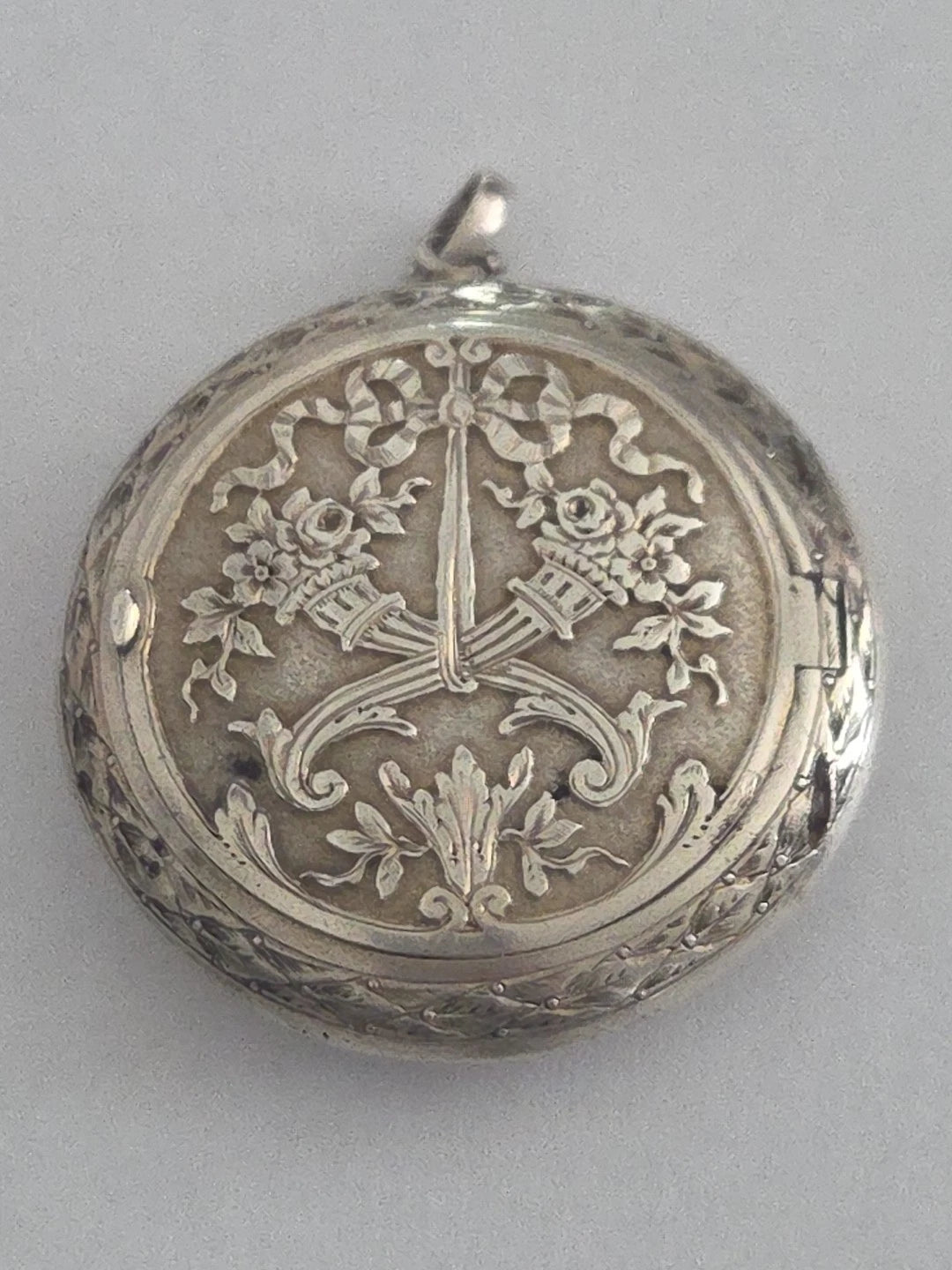 Pendentif Médaillon Tiffany & Co Argent Sterling