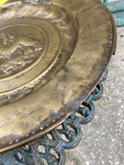 Plat de Quête en Laiton – Saint Georges et le Dragon – Antiquité