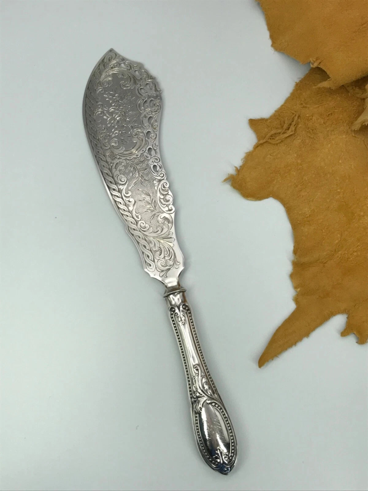 Couteau Serveur à Poisson Argent Massif Style Louis XV