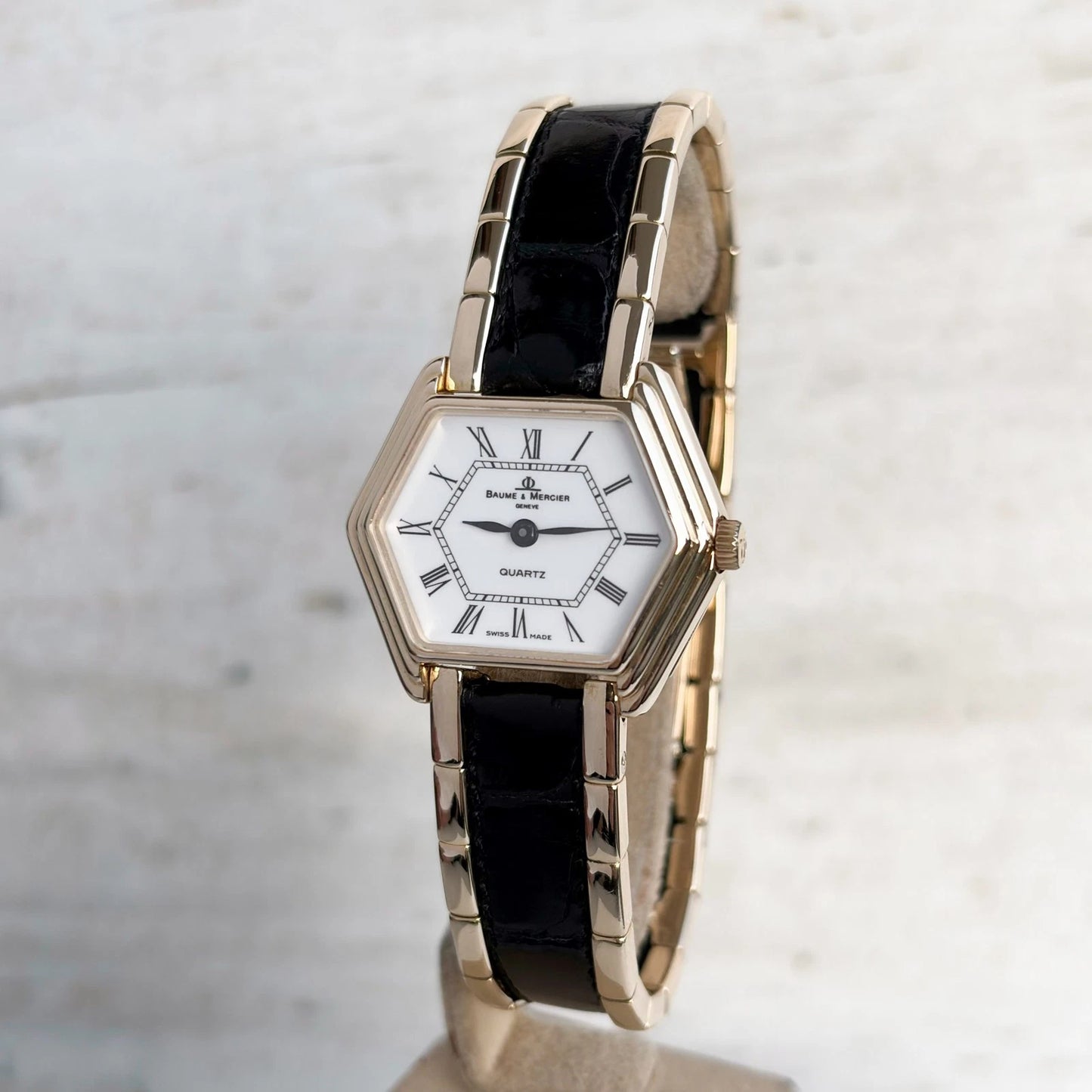 Baume & Mercier Lady Réf. 48372 – Or 18 carats, boîtier hexagonal