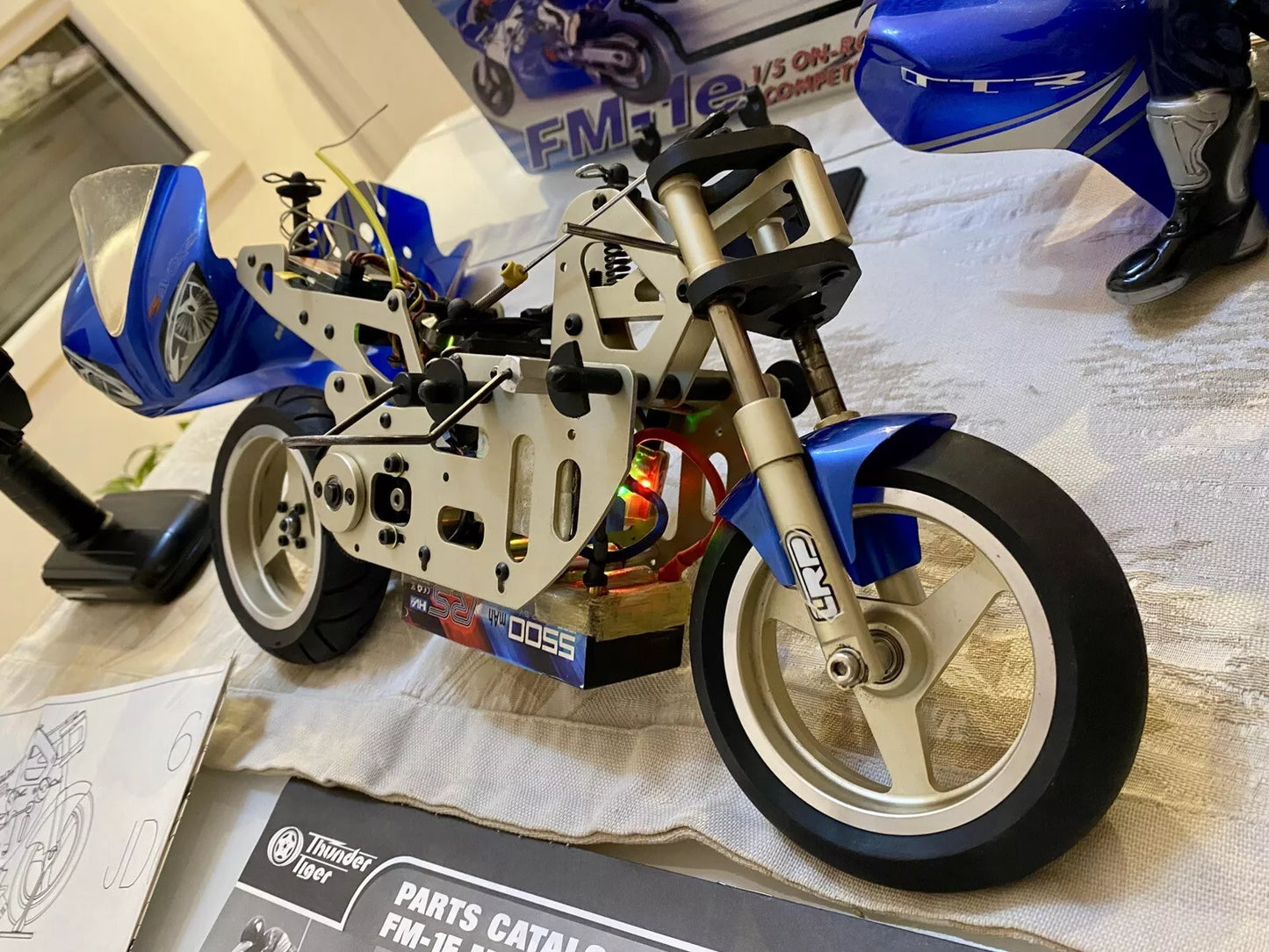 Moto RC 1/5 Thunder Tiger FM-1E Yamaha R1