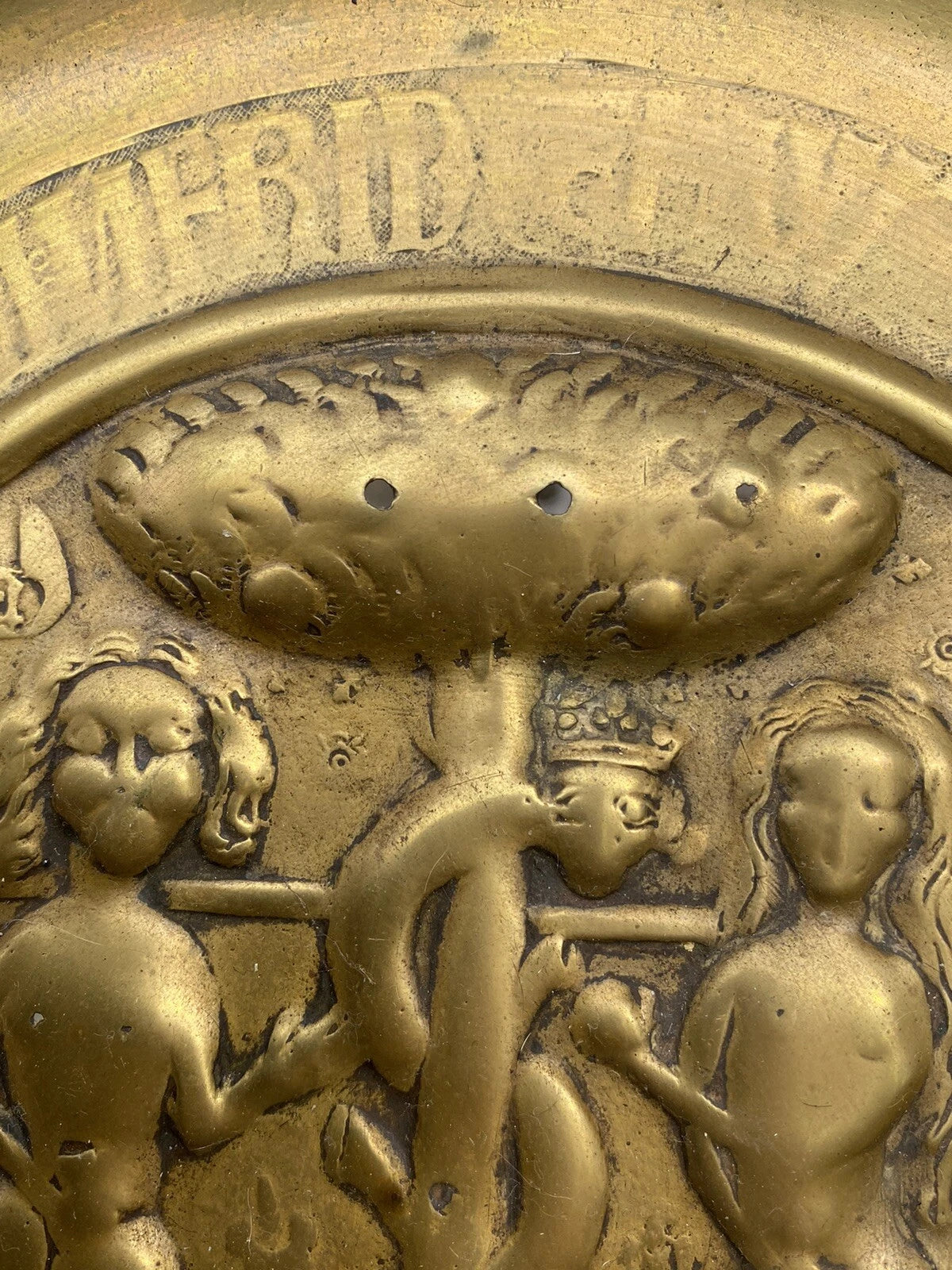Plat de Quête en Laiton – Adam et Ève – XVIIe siècle