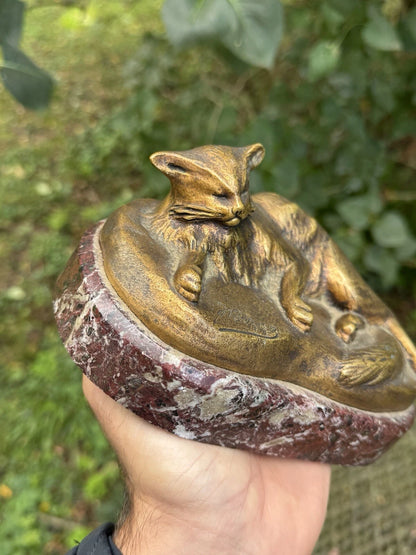 Chat Couché en Bronze Signé J. Bézier – Socle en Marbre – Vintagerie