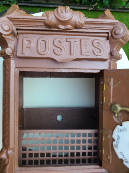 Boîte aux Lettres Ancienne en Fonte – Modèle Delachanal – 1918