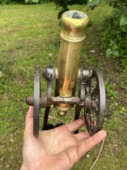 Canon Miniature en Bronze et Fer – Travail de Maîtrise, vintage
