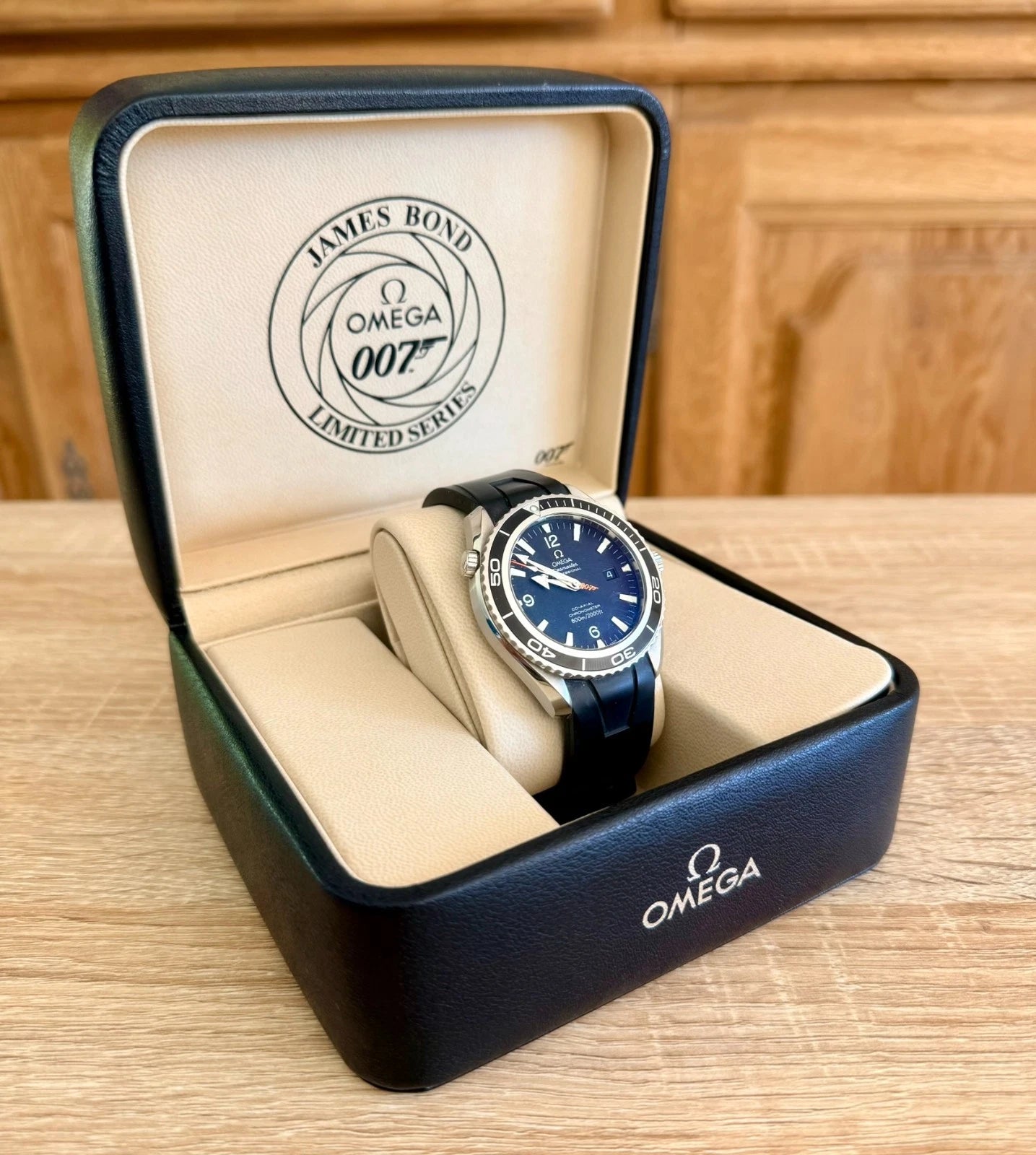 Omega Seamaster Planet Ocean « James Bond Casino Royale » Réf. 2907.50.91