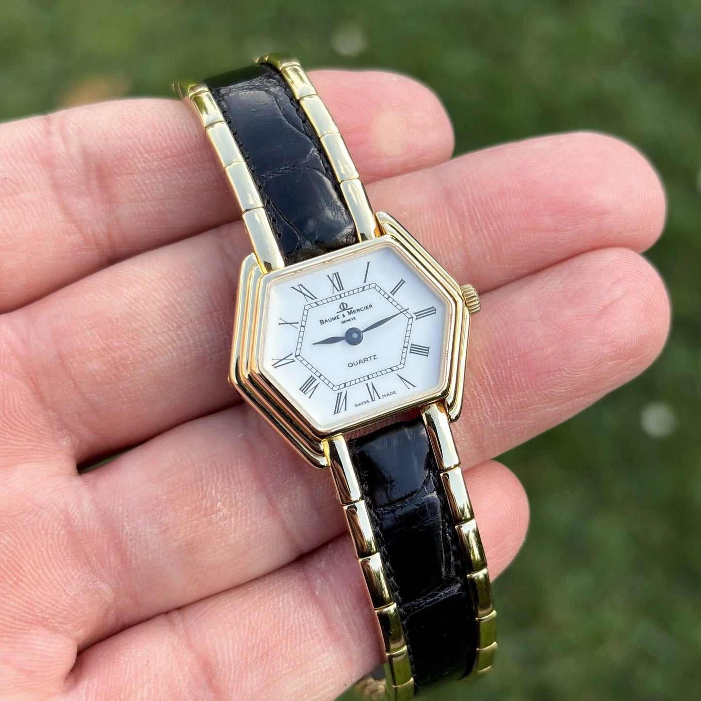 Baume & Mercier Lady Réf. 48372 – Or 18 carats, boîtier hexagonal