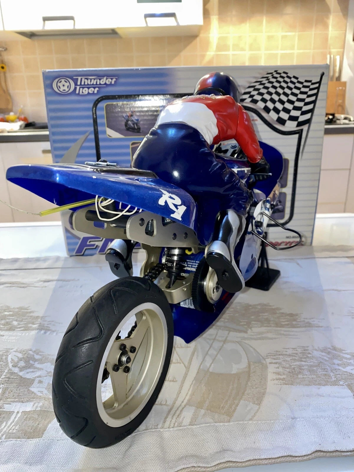 Moto RC 1/5 Thunder Tiger FM-1E Yamaha R1