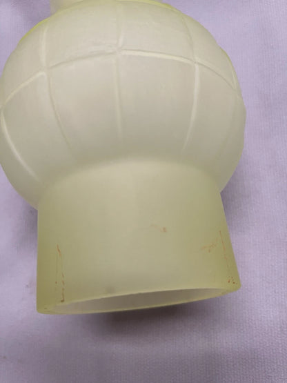 Rare lampe à pétrole Art Viking – Verre satiné uranium crème