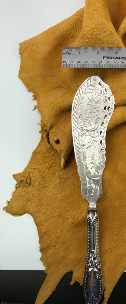 Couteau Serveur à Poisson Argent Massif Style Louis XV