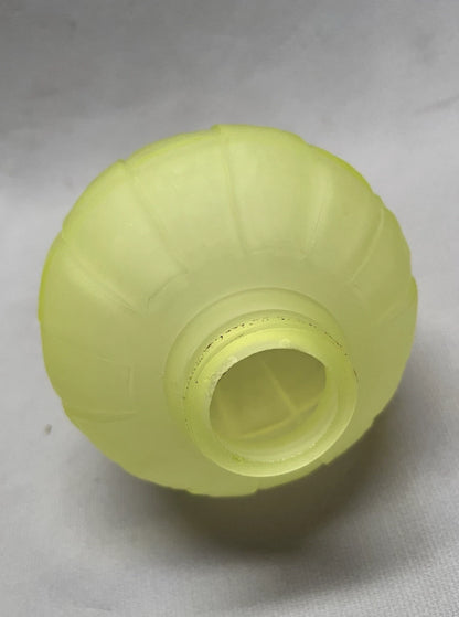 Rare lampe à pétrole Art Viking – Verre satiné uranium crème