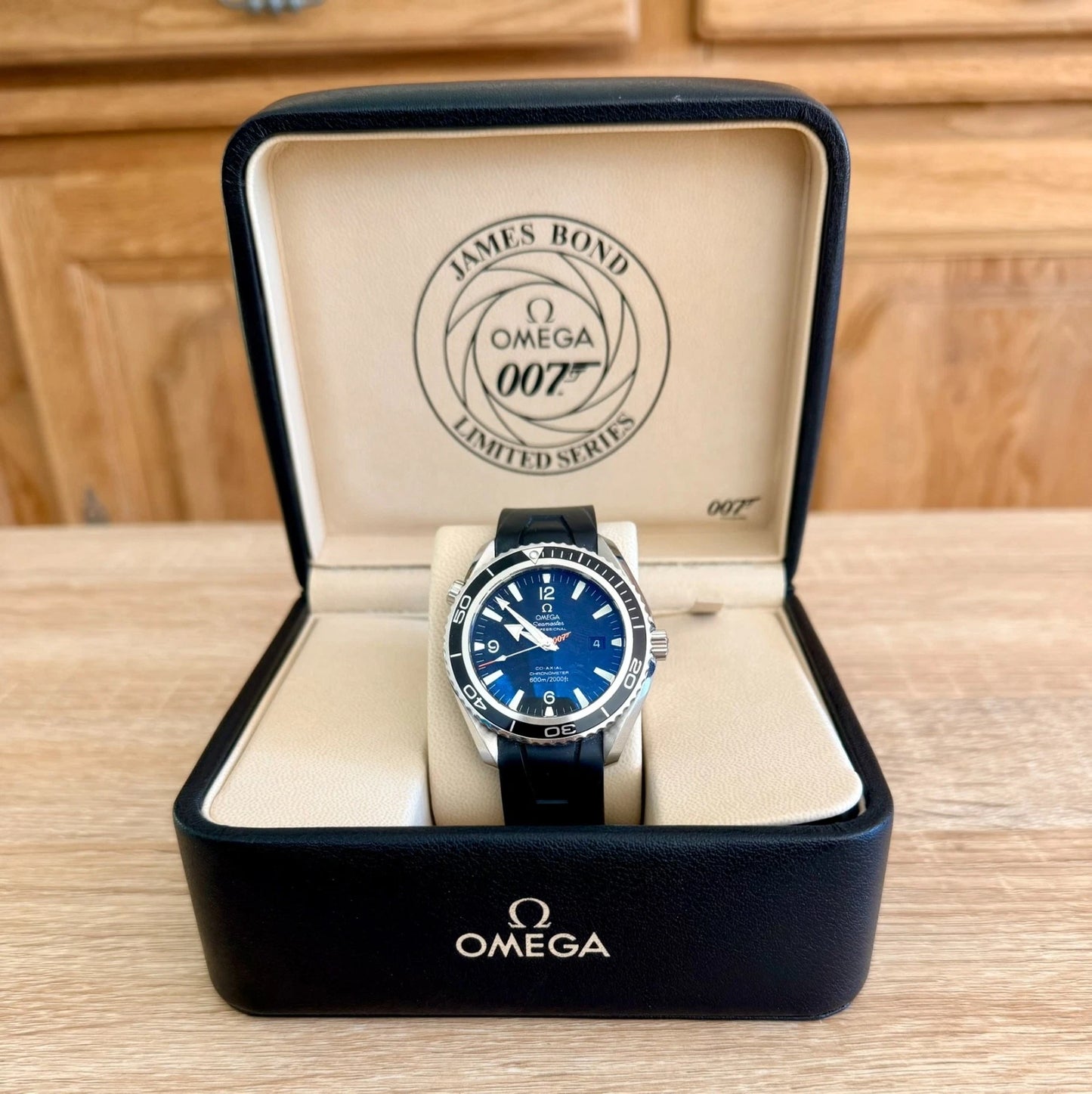 Omega Seamaster Planet Ocean « James Bond Casino Royale » Réf. 2907.50.91