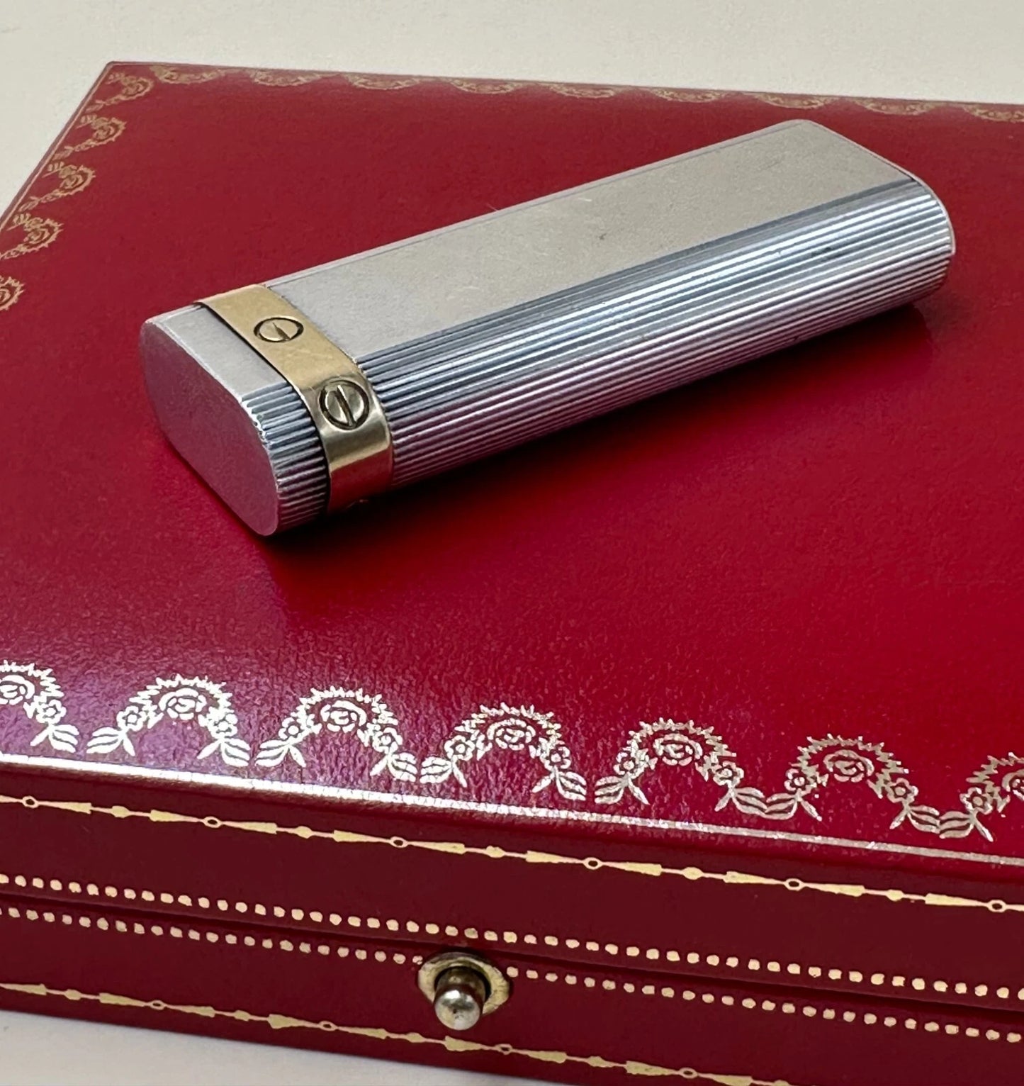 Briquet MUST de CARTIER Love Vintage – Argent 925 et Plaqué Or