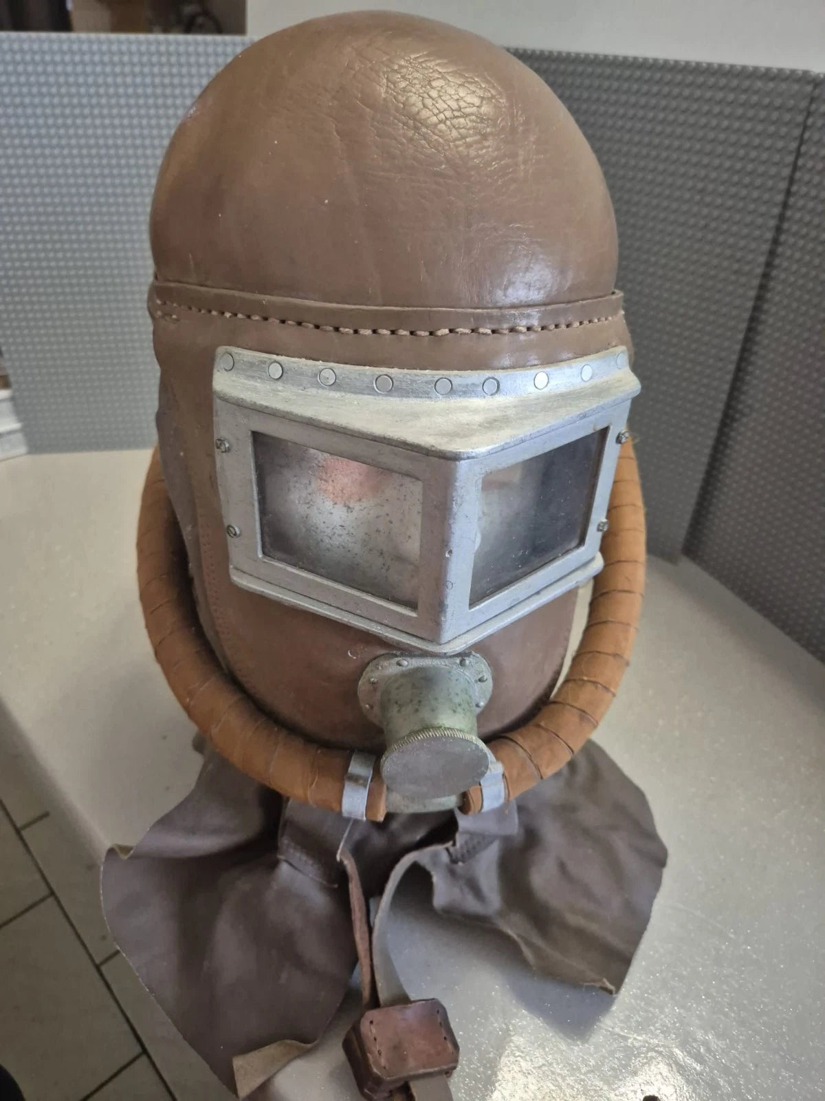 Rare Casque Masque à Gaz Pompier Militaire