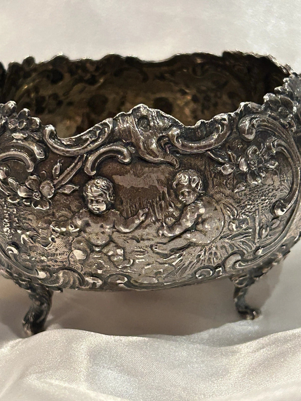 Sucrier Victorien Argent Massif Repoussé Chérubins