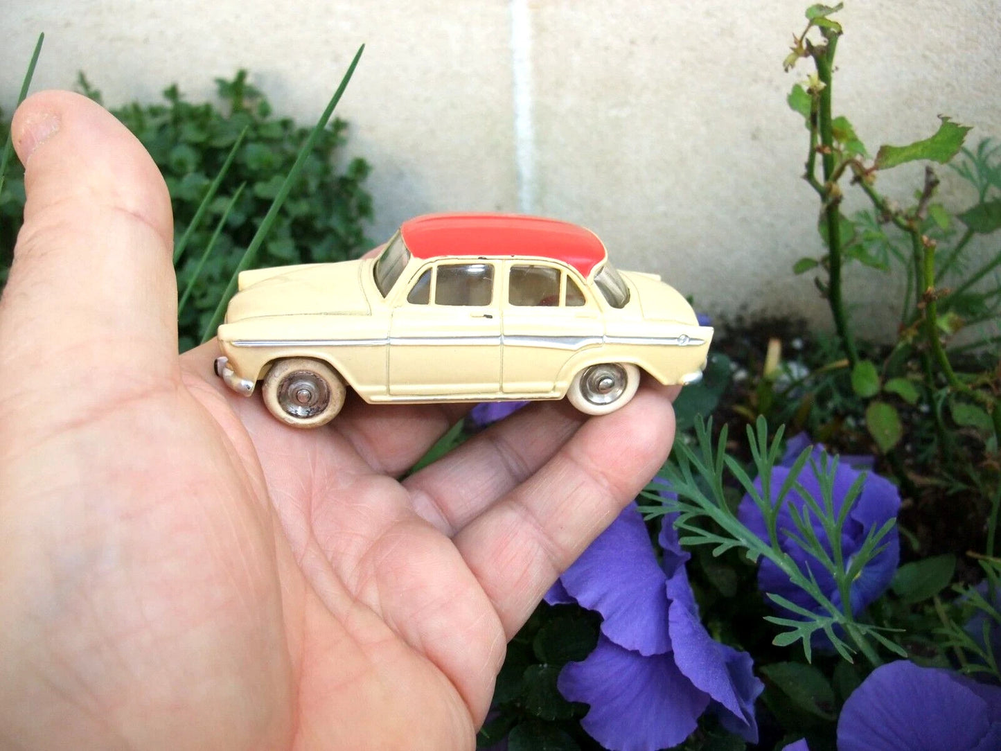 Dinky Toys Simca Aronde Réf. 544