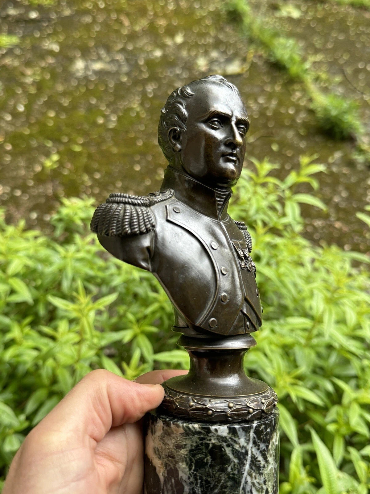 Buste de Napoléon en Bronze – Patine Brune – Époque Empire