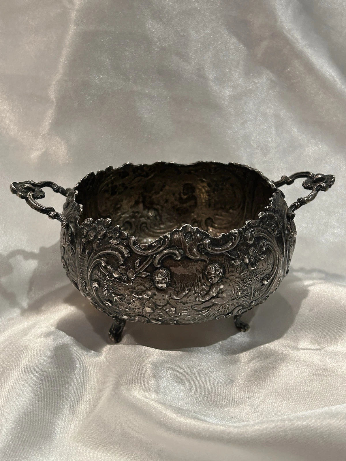 Sucrier Victorien Argent Massif Repoussé Chérubins