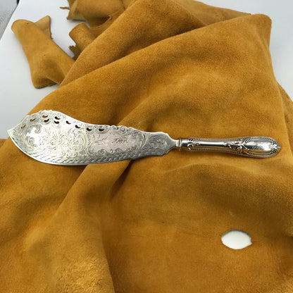 Couteau Serveur à Poisson Argent Massif Style Louis XV