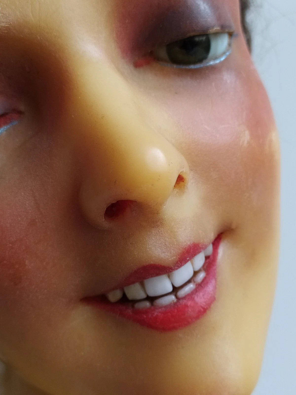 Tête de Mannequin Ancien en Cire vintage – Signée La Cire d’Art Paris